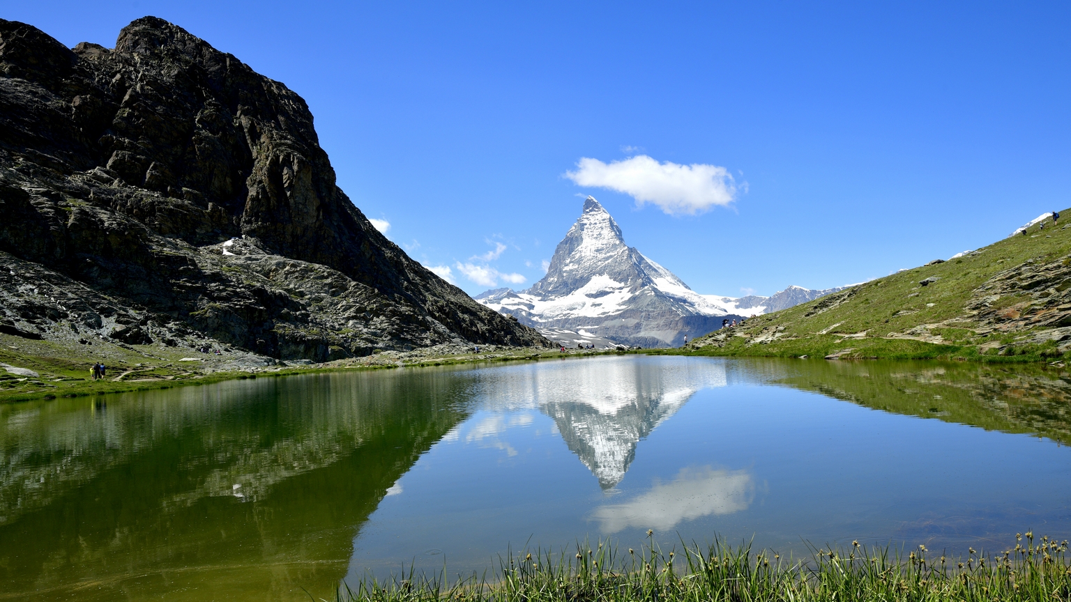 Mirror immage of Matterhorn[4'478m] in Lake Riffel below Riffelhorn [2'928m] on the left - 20.07.2021 13:42 © Jui by Jui's Swiss Trips & Homestay ©